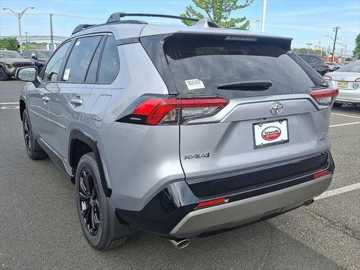 2025 Toyota RAV4 Hybrid SE