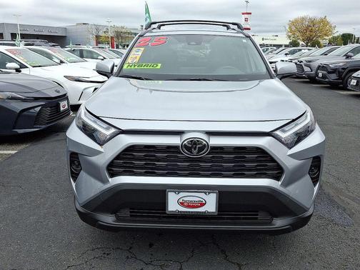 2025 Toyota RAV4 Hybrid XLE