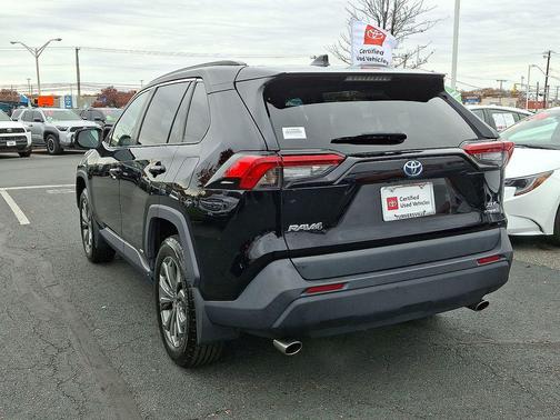 2022 Toyota RAV4 Hybrid XLE Premium