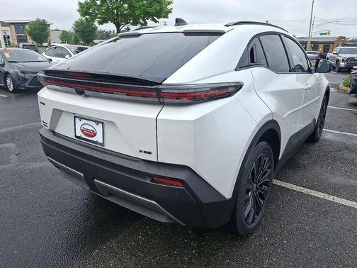 Wind Chill Pearl 2026 Toyota C-HR XSE