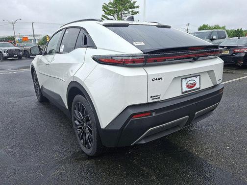 Wind Chill Pearl 2026 Toyota C-HR XSE