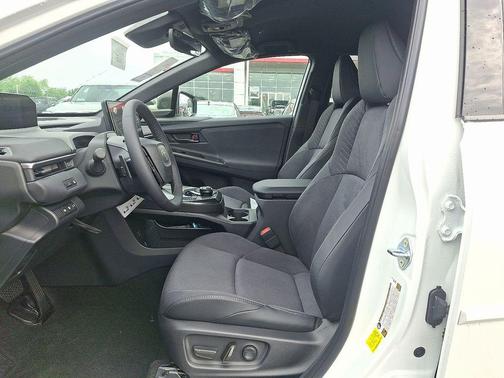 Wind Chill Pearl 2026 Toyota C-HR XSE