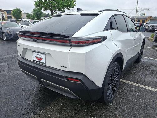 Wind Chill Pearl 2026 Toyota C-HR XSE