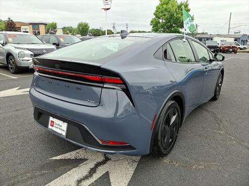 2025 Toyota Prius LE