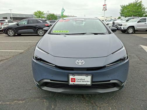 2025 Toyota Prius LE
