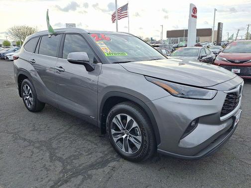 Heavy Metal 2026 Toyota Highlander Hybrid XLE