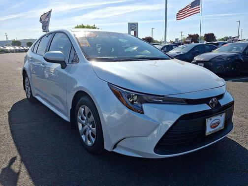 Wind Chill Pearl 2026 Toyota Corolla LE