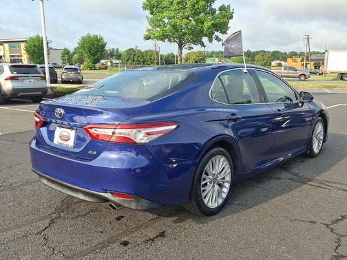 Blue Crush Metallic 2018 Toyota Camry XLE