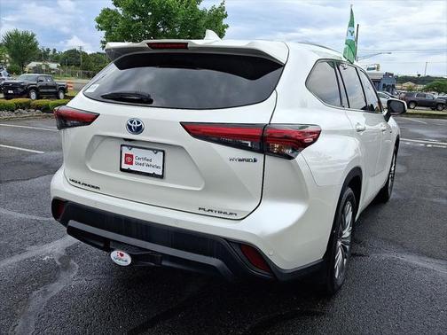 2021 Toyota Highlander Hybrid Platinum