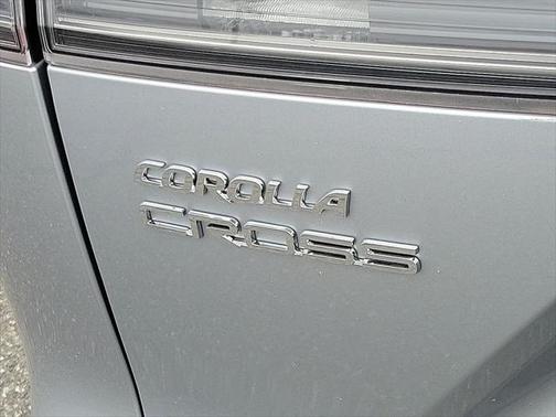 2025 Toyota Corolla Cross XLE