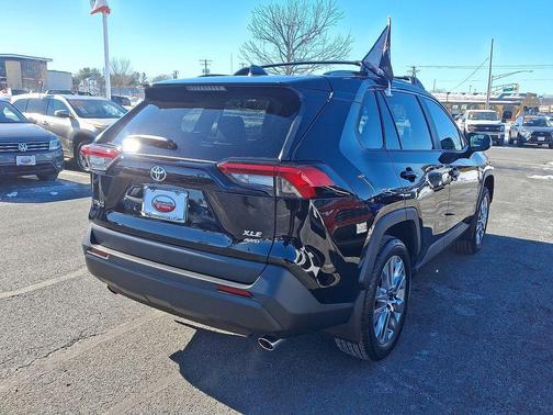 2025 Toyota RAV4 XLE Premium