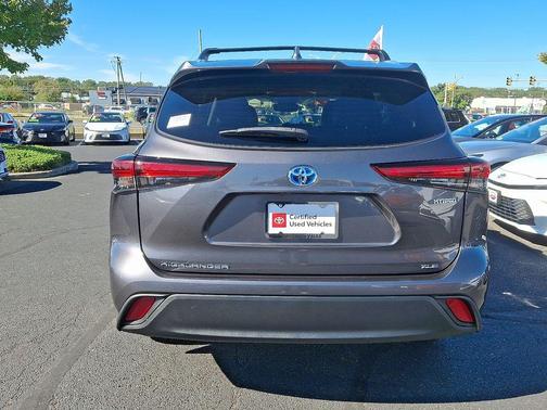2022 Toyota Highlander Hybrid XLE