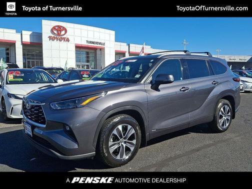 2022 Toyota Highlander Hybrid XLE