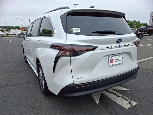 2025 Toyota Sienna XLE 8 Passenger