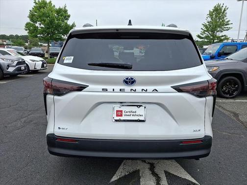 2025 Toyota Sienna XLE 8 Passenger