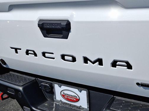 Ice Cap 2026 Toyota Tacoma Hybrid Trailhunter