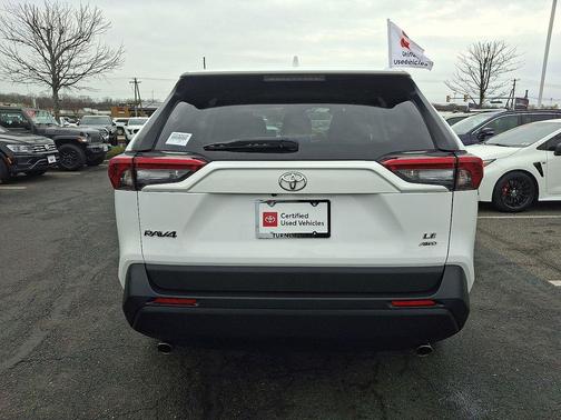 2023 Toyota RAV4 LE