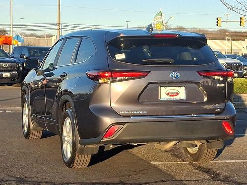 2023 Toyota Highlander Hybrid LE