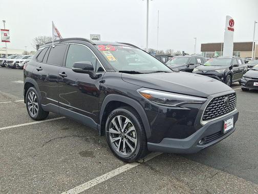 2023 Toyota Corolla Cross XLE