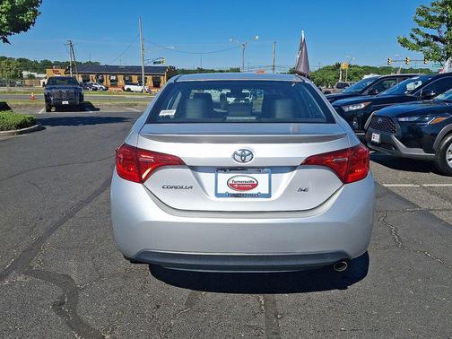 Classic Silver Metallic 2017 Toyota Corolla SE