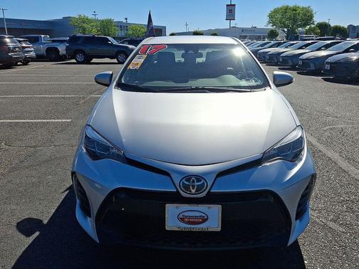 Classic Silver Metallic 2017 Toyota Corolla SE