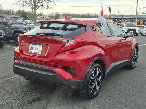 2022 Toyota C-HR XLE