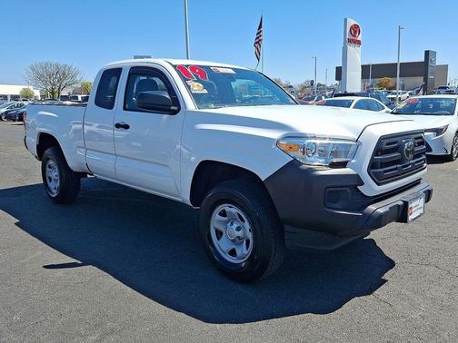 2019 Toyota Tacoma SR