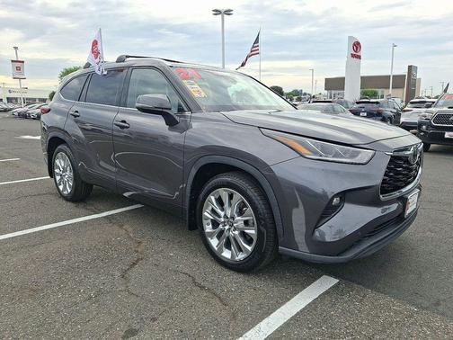 Magnetic Gray Metallic 2021 Toyota Highlander Limited