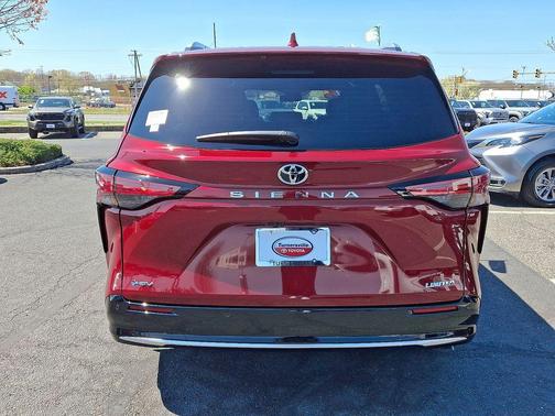 Pearl 2026 Toyota Sienna Limited