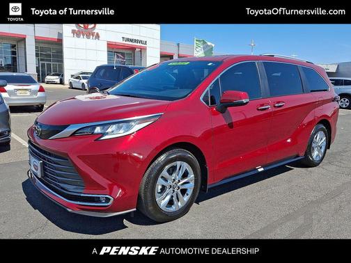 Pearl 2026 Toyota Sienna Limited