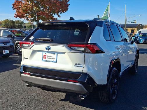 2021 Toyota RAV4 Hybrid SE