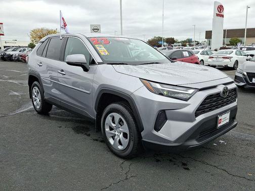 2023 Toyota RAV4 LE