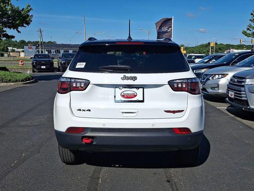 2024 Jeep Compass Trailhawk