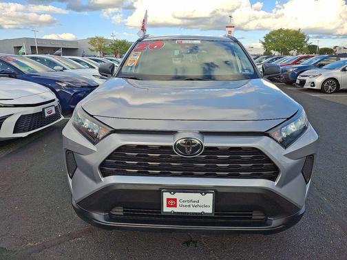 2020 Toyota RAV4 LE