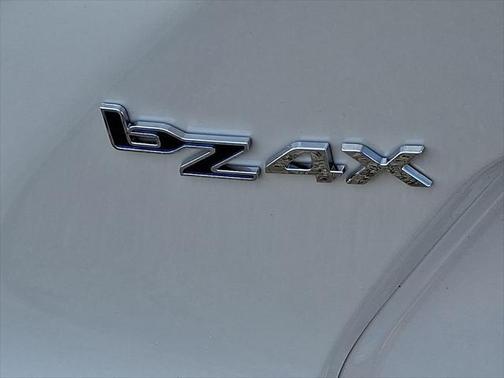 2025 Toyota bZ4X XLE