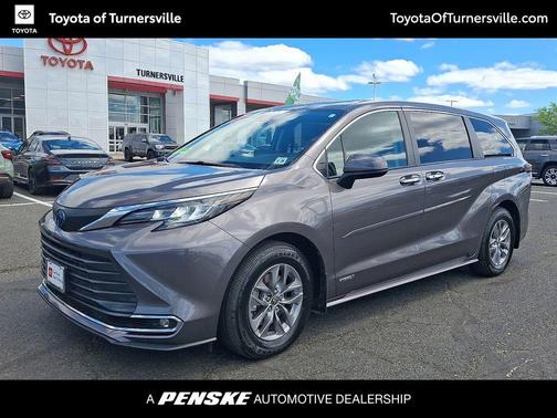 Predawn Gray Mica 2021 Toyota Sienna XLE 7 Passenger