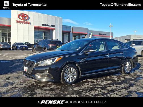 2017 Hyundai SONATA Hybrid SE