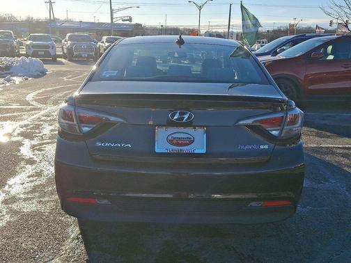 2017 Hyundai SONATA Hybrid SE