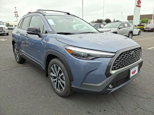 2025 Toyota Corolla Cross XLE