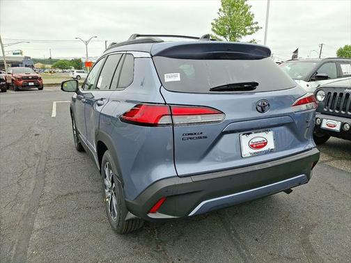 2025 Toyota Corolla Cross XLE