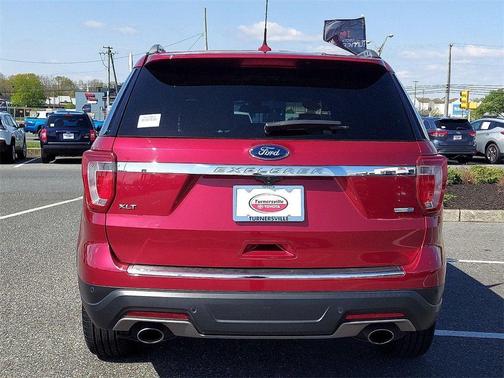 Photo 5 of 49 of 2018 Ford Explorer XLT