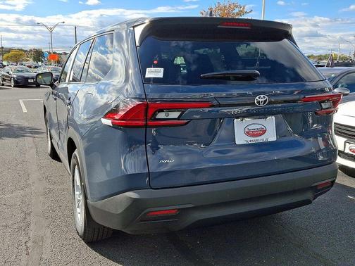 2026 Toyota Highlander LE
