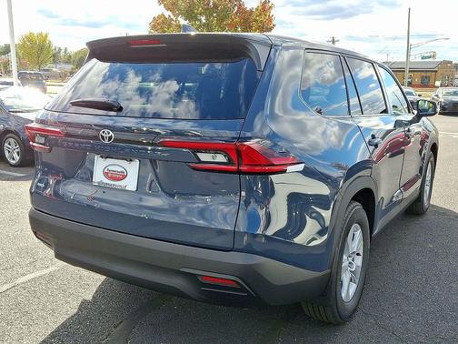 2026 Toyota Highlander LE