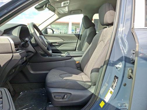2026 Toyota Highlander LE