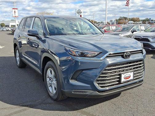 2026 Toyota Highlander LE