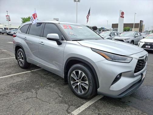 2021 Toyota Highlander XLE