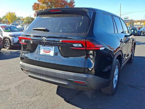 2026 Toyota Highlander LE