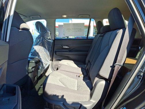 2026 Toyota Highlander LE