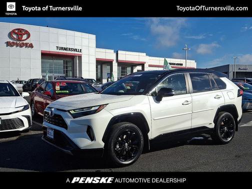 2022 Toyota RAV4 Hybrid SE