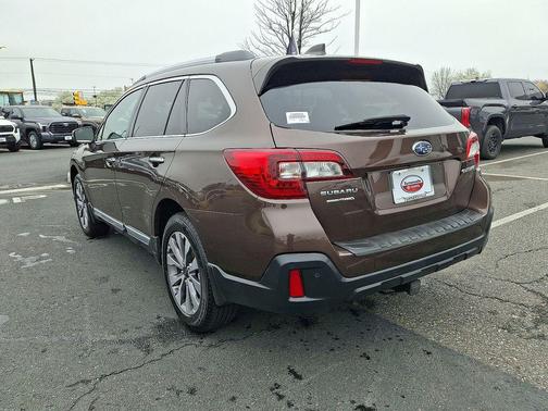 Cinnamon 2019 Subaru Outback 2.5i Touring
